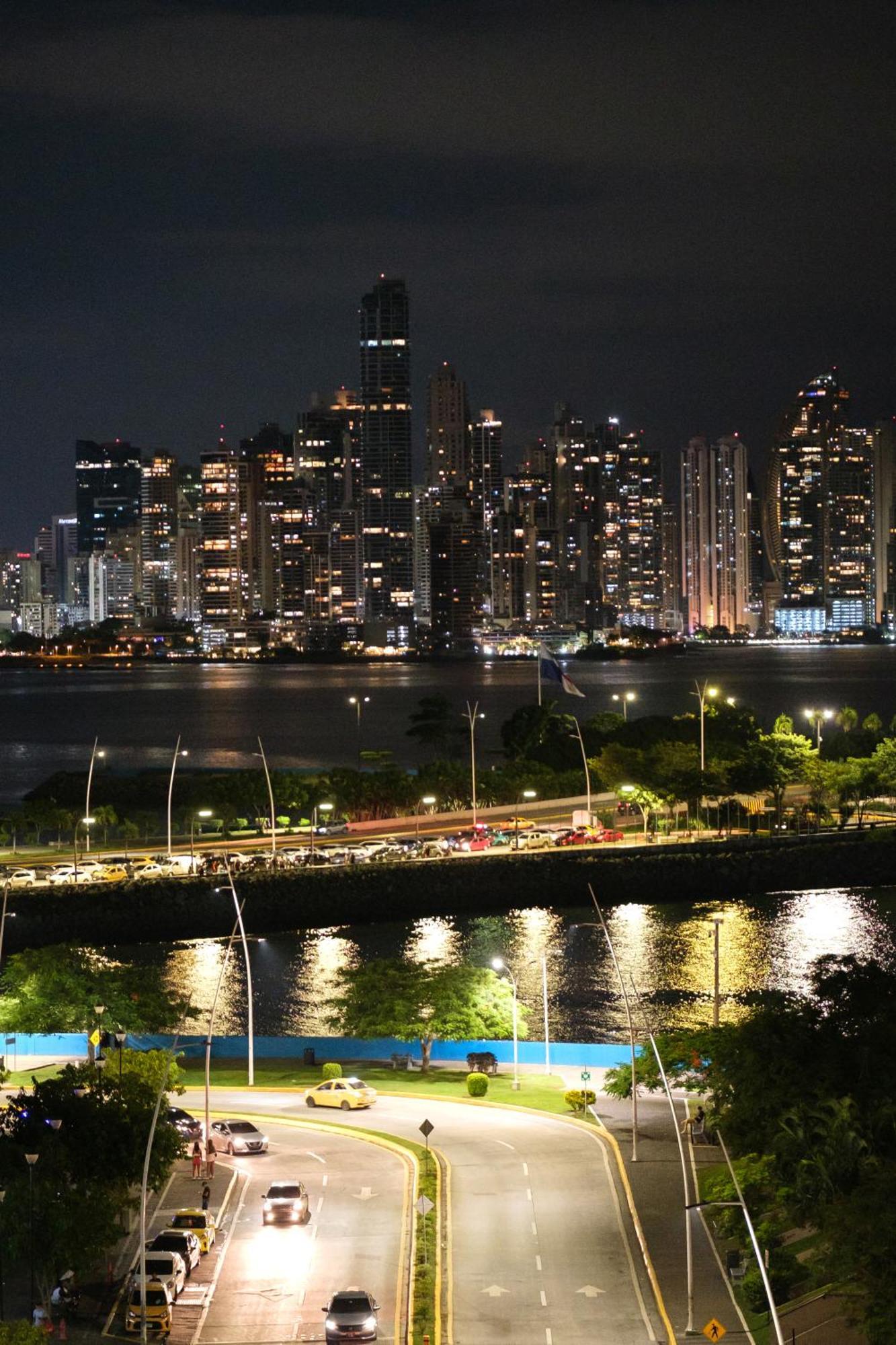 Edificio Bola De Oro Hotel Panama City Eksteriør billede